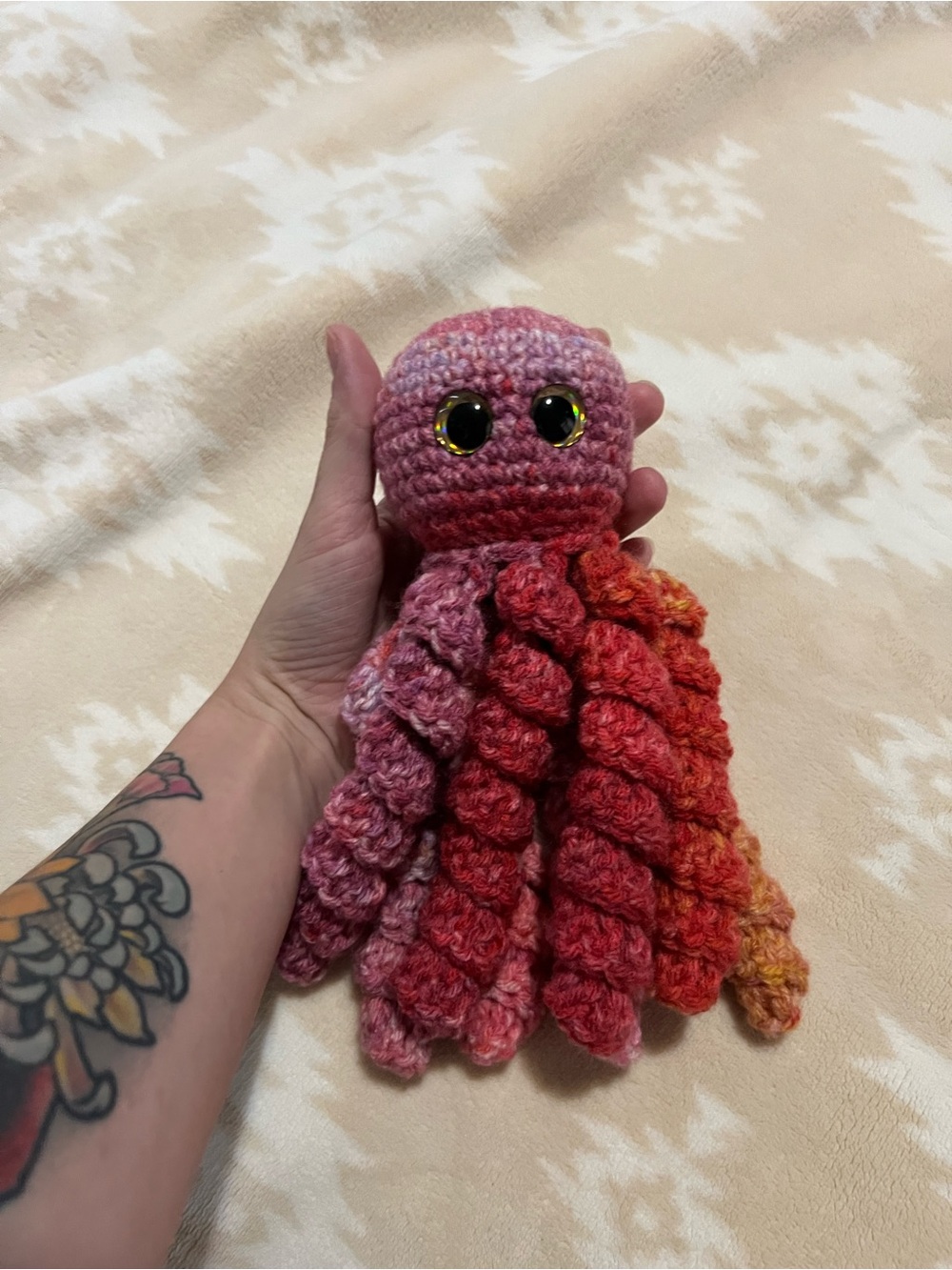 Ombré Crocheted Ocotpus 🐙 - Picture 6 of 6